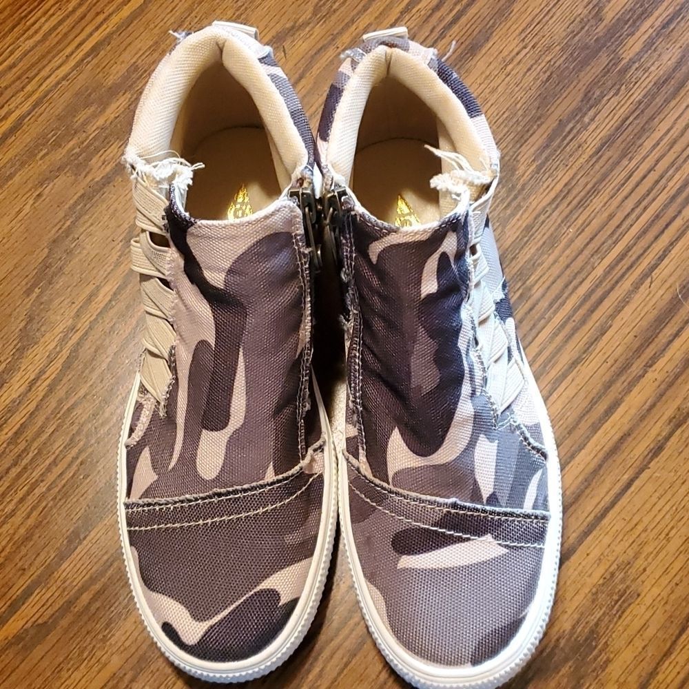 JOLIMALL BOYS camo high top sneaker size 5